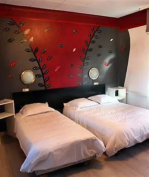 Aux Deux Etoiles 2*